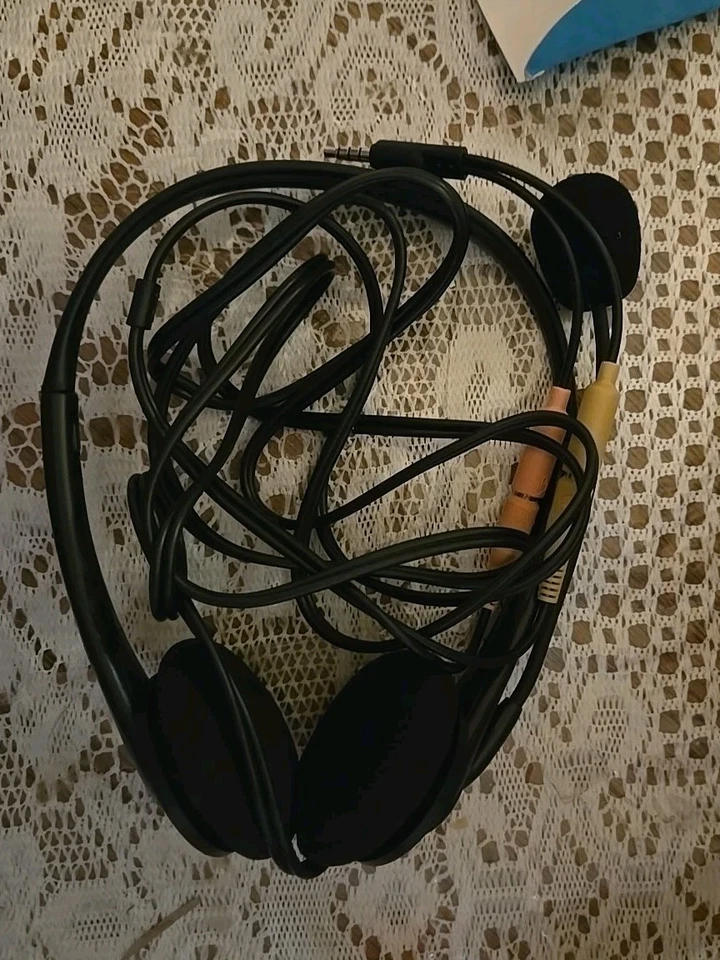 Nuance Dragon Naturally Speaking Home Speech  - Just The Headphones - Image 4 of 4