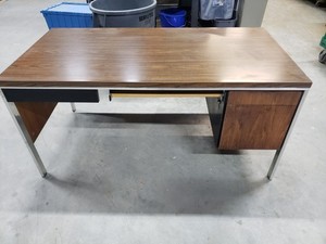 Vintage Mid Century 1960's 1970's Lehigh Leopold 32D x 61W Desk with Chrome Legs