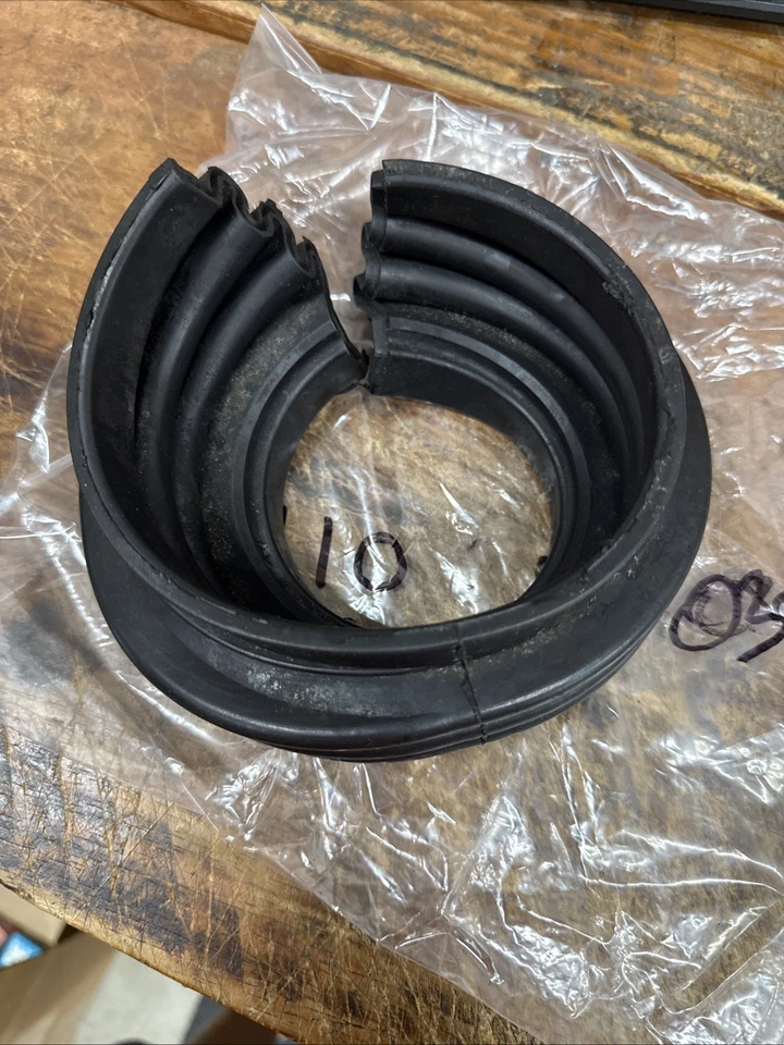 GENUINE MERCEDES 1103570391 Axle Boot (Split Boot) Mercedes-Benz 220S 280SE - Image 2 of 4