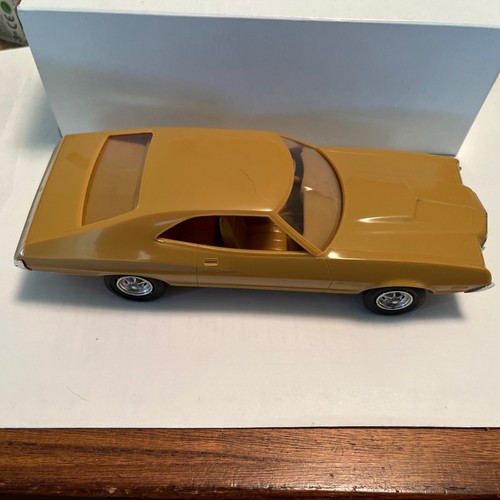 1972 Ford Gran Torino Sport Plastic Promo Model 1/25 Scale Gold Color - Picture 3 of 10