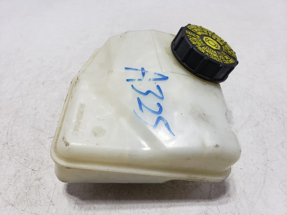 ✅ 16-19 OEM Volvo XC90 Power Brake Booster Master Cylinder Reservoir Bottle - Image 4 of 4