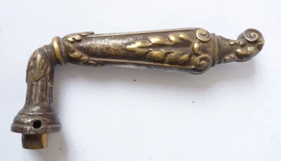 Une poignée de porte en bronze Renaissance béquille crosse 19e siècle - Photo 1/3