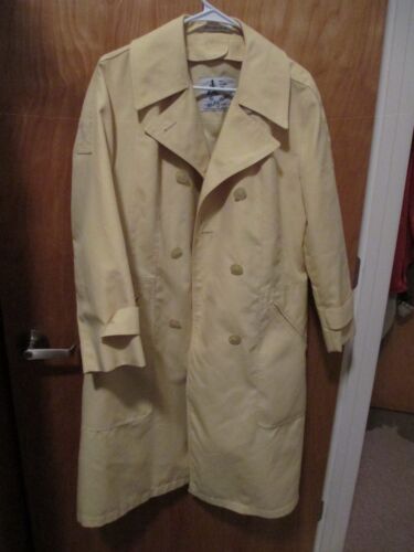 WOMAN'S MISTY HARBOR ANY WEATHER COAT 14 PETITE YELLOW POCKETS DOUBLE BREASTED - Picture 1 of 3