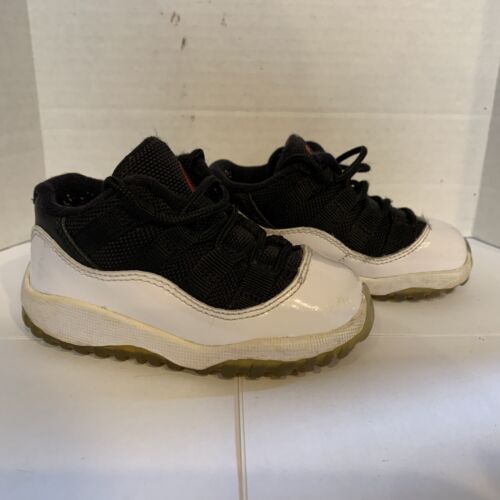 jordan 11 low tuxedo