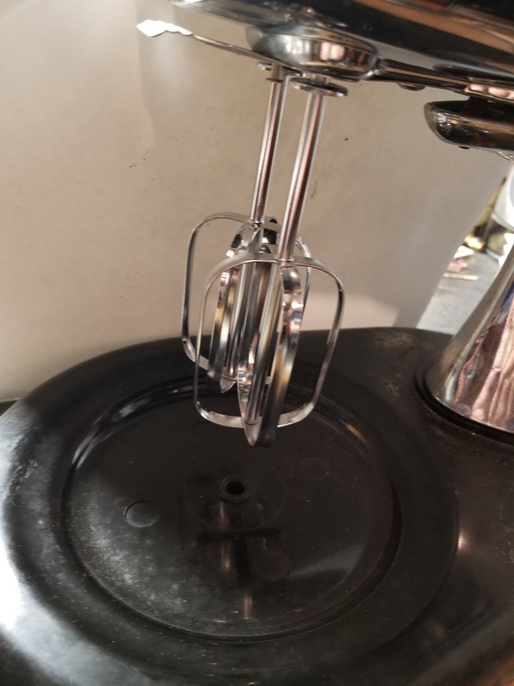 Dormeyer 10 Speed Deluxe 250 Stand Hand Mixer W 2 Bowls Beaters dormeyer-10-speed-deluxe-250-stand-hand-mixer-w-2-bowls-beaters