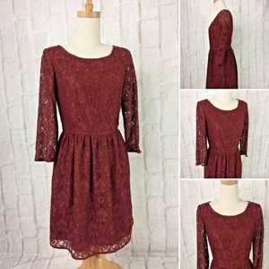 red lace sheath dress