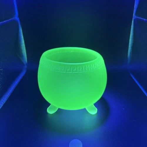 VINTAGE URANIUM DEPRESSION GLASS THREE FOOTED BOWL LE SMITH?