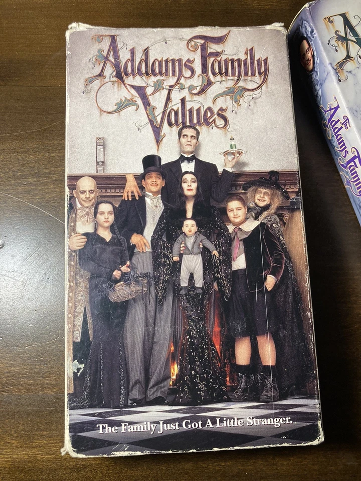 Halloween Horror VHS Lot 90s Addams Family Values - Stephen King’s IT -Tim Curry - Image 2 of 4