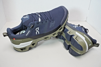 On Running Cloudwander Waterproof Hiking Shoes In Midnight  display picture 3