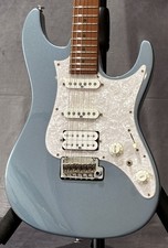 Chitarra elettrica Ibanez AZ2204 Prestige SSH Ice Blue Metallic testata GIAPPONE