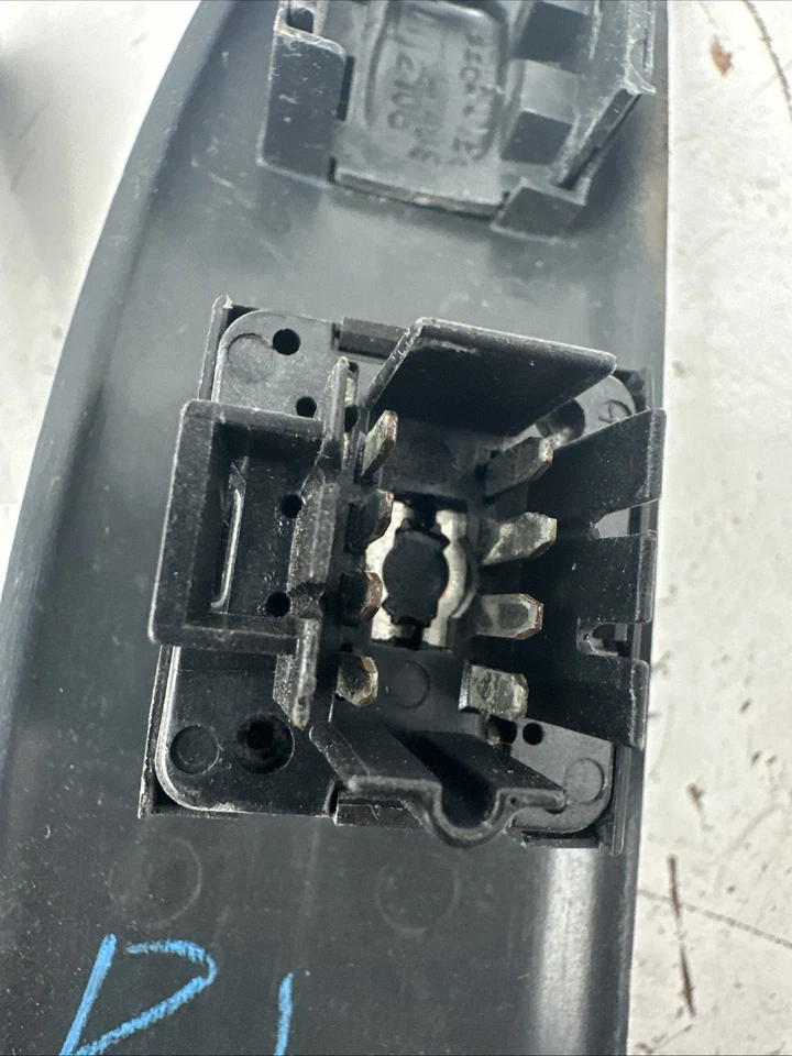 96 97 98 PONTIAC GRAND AM COUPE WINDOW SWITCH Right & Left PAIR - Image 3 of 4