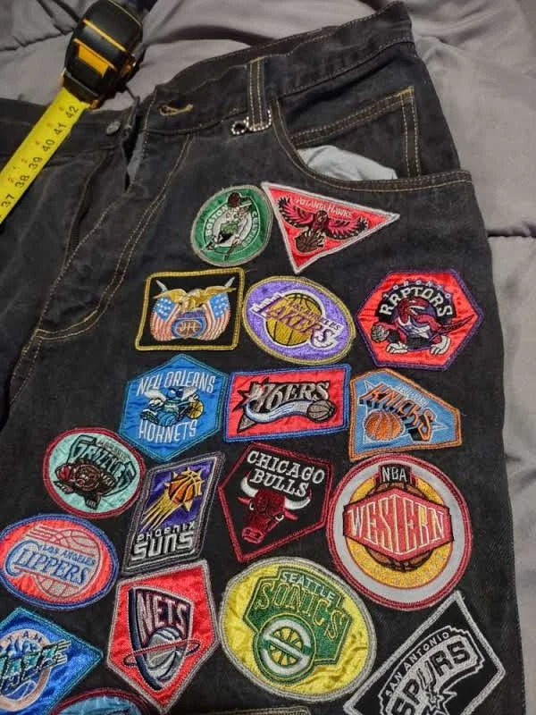 Pantalones de mezclilla vintage Jeff Hamilton Hardwood Classics con parche de la NBA para hombre talla 34 Foto 2 de 4