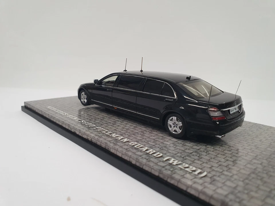 1/43 MEGA RARE MERCEDES-BENZ S600 PULLMAN GUARD W221 MEDVEDEV DIP MODELS GON221 - Image 3 of 4