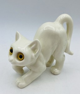 Vintage Ceramic Kitten Cat White Amber Eyes Quon Quon Japan MCM XXXI