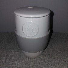 Pampered Chef Keramik Eierkocher mit Silikonhülle und Deckel #1529 weiß grau