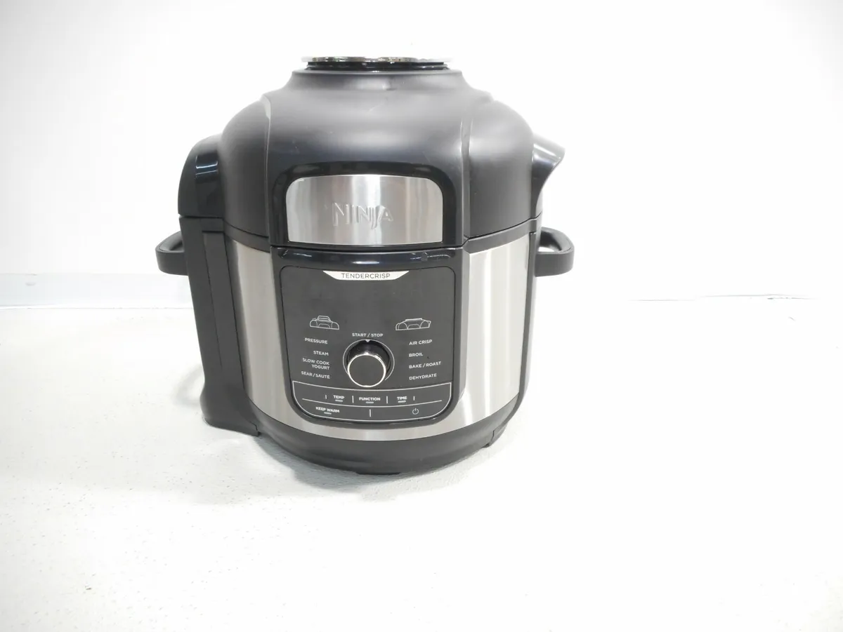 Ninja FD401 Foodi 12 in 1 Deluxe XL 8 Qt Pressure Cooker Air Fryer