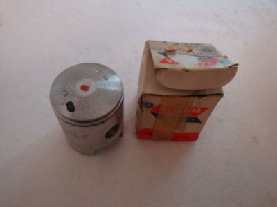 NOS Yamaha 1974-1975 DT125 Piston STD 444-11635-00