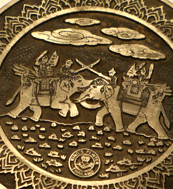 タイ製KING'S PEWTERプレート木製台座付き 伝統工芸品 タイピューター