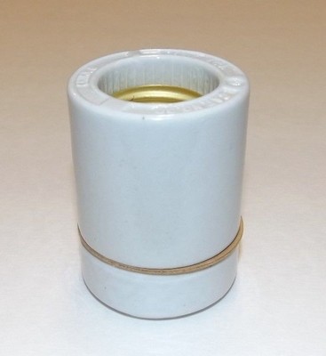 Leviton - E-26 2 Piece Heavy Duty Porcelain Lamp Socket NEW S030G