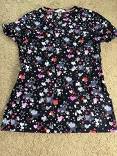 Code Happy Scrub Top Hearts and Stars Print Women XS Short Sleeve V-Neck