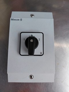 MOELLER T3 3 8212/12 CHANGEOVER / DISCONNECTOR SWITCH 2P 690V 32A IP65