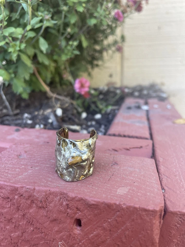 Joyería anillo artesanal ojo de tigre piedra natural latón y plata Foto 2 de 4