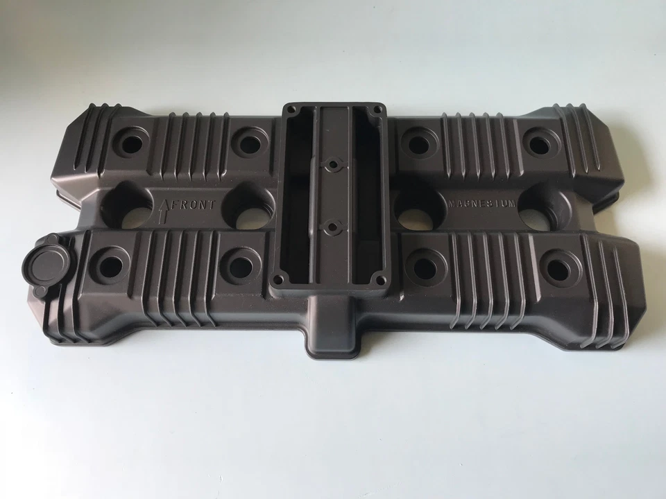 COUVERCLE COUVRE CULASSE MAGNESIUM SUZUKI GSX-R 750 1992-95/GSXR 1100 1993-1998 - Photo 1/1
