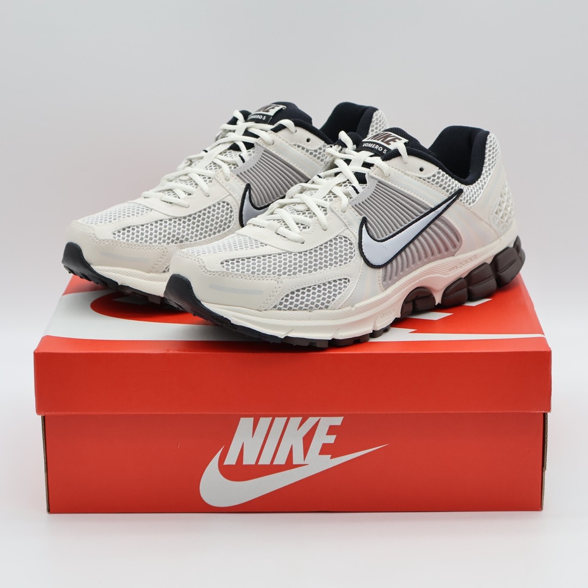 ★Nike★ zoom vomero 5 women shoes FJ2028-002 Nike Women's Zoom Vomero 5 White FJ2028-002 | FOOTDISTRICT