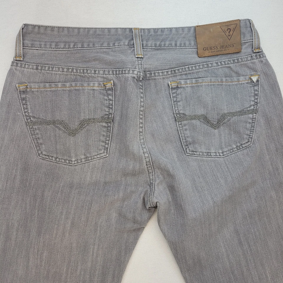 Guess Jeans Mens 34x30 Gray Lincoln Slim Straight Mid Rise Light Wash Denim - Image 4 of 4