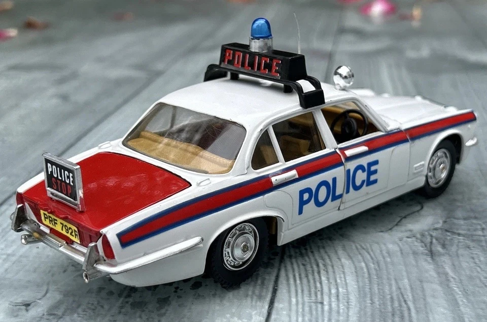Polistil Jaguar XJ 4.2 Saloon Police Car S31 Vintage 1976 Italian 1:25 Diecast - Image 3 of 4