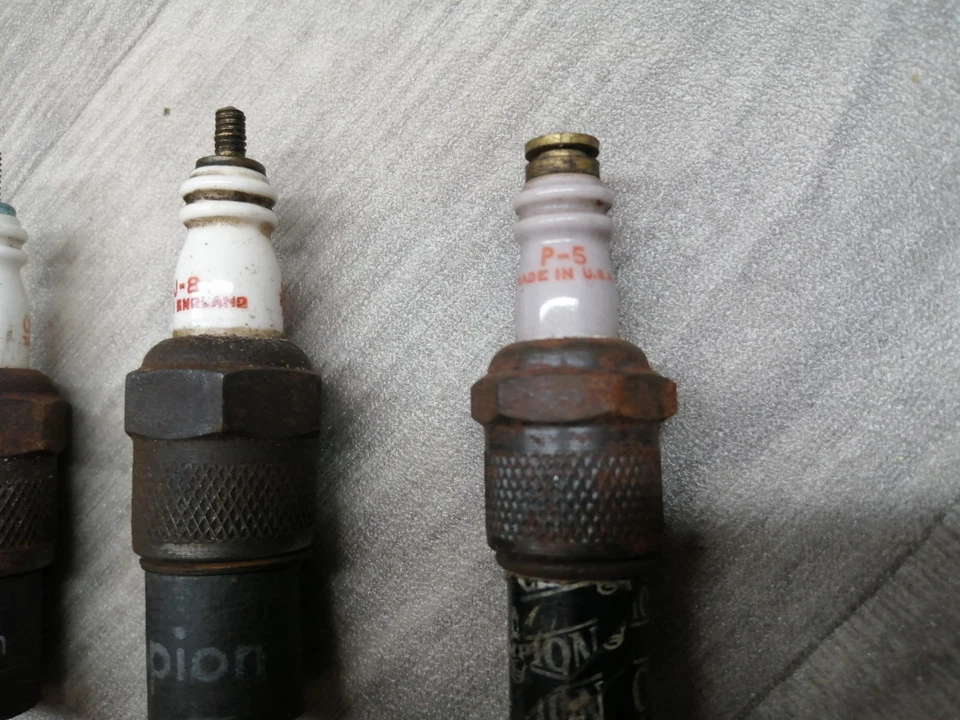 3 Very Old Champion Spark Plugs - Image 2 of 4