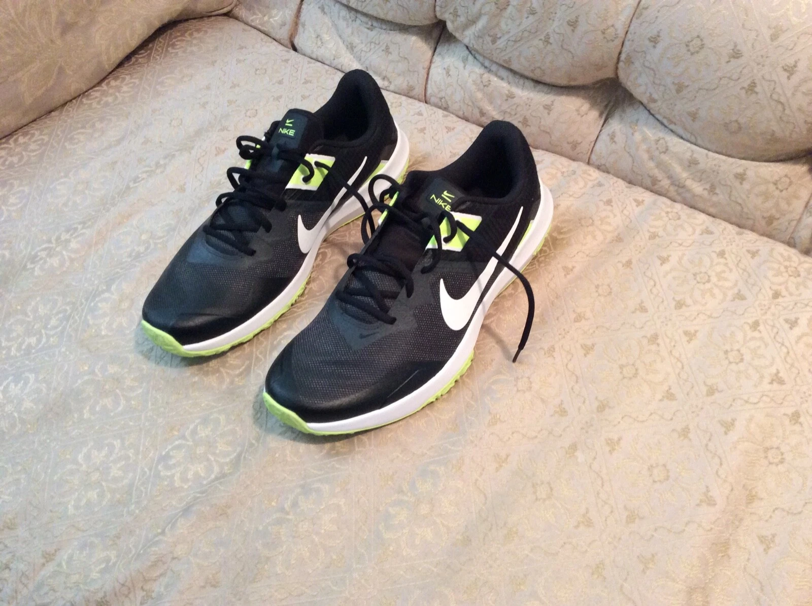 Nike Varsity Compete TR 3 Athletic Shoes For Man (Black) Size 13