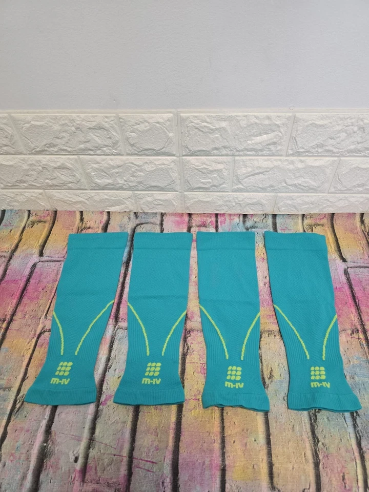 CEP Pro+Calf Sleeves 2.0 Size IV Men's 2 Pair Bundle RRP £ 70 Lagoon / Lime - Image 3 of 4