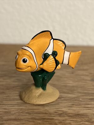 MARLIN 2  ACTION FIGURE FINDING NEMO DISNEY PIXAR PVC TOY (PRE-OWNED)