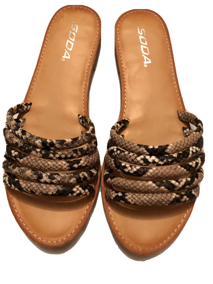 Sandalias con tiras SODA de piel de serpiente color marrón tostado talla 8. Foto 2 de 4