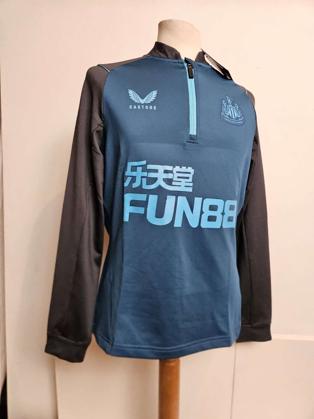 Newcastle United Training Jacket Ink Blue Premium Pullover Top UK 12 # image 3