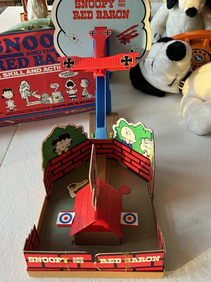 Vintage 1970s Milton Bradley Snoopy and the Red Baron Board Game - Image 3 of 4