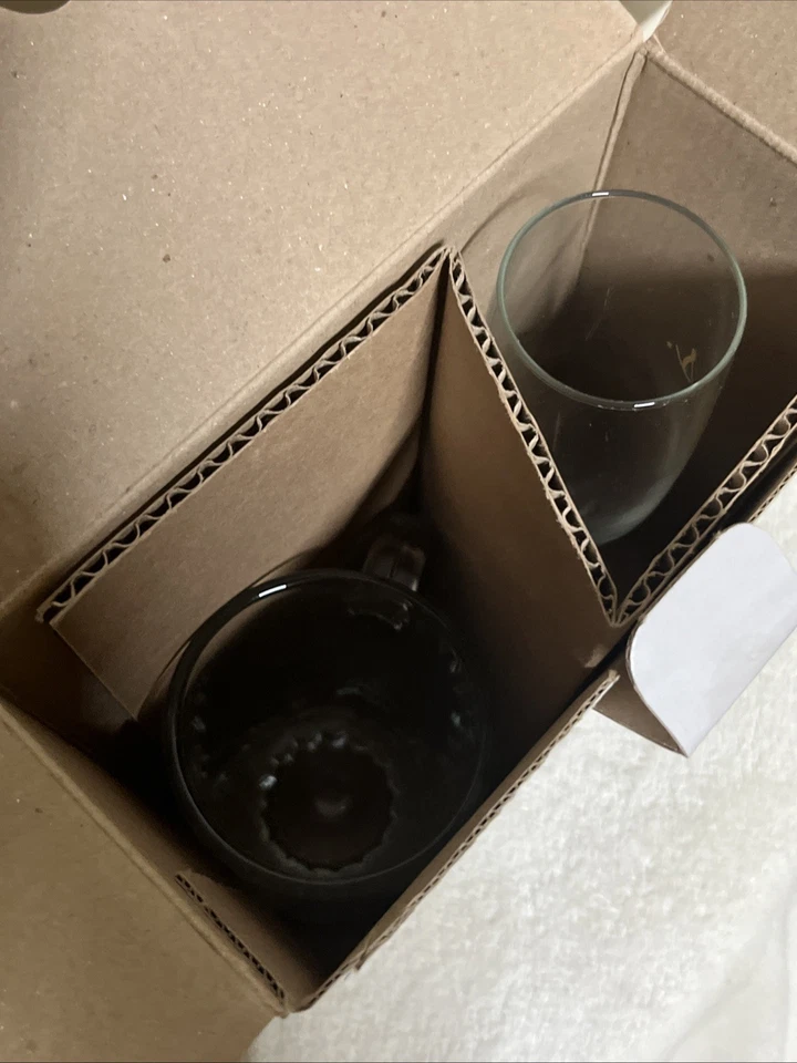 Juego de tostadas Libbey Mr. & Mrs. taza de vidrio de 16 oz y flauta de vidrio de 7,25 oz nuevo Foto 4 de 4