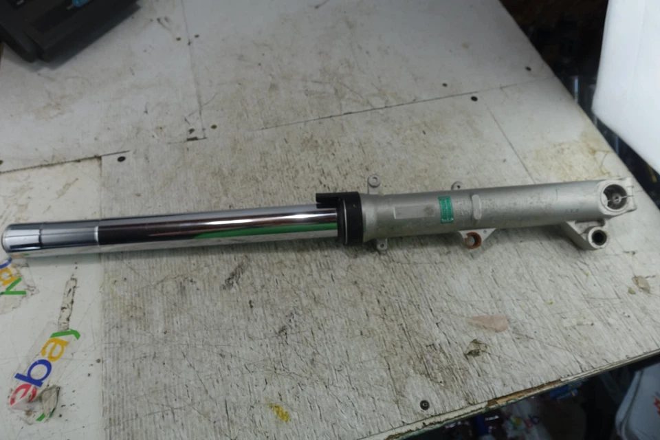 HONDA ST1300 ST 1300 GARFO DIANTEIRO ESQUERDO ASSY TODOS OS ANOS ABS NÃO BOM LIMPO RETO - Imagem 2 de 4