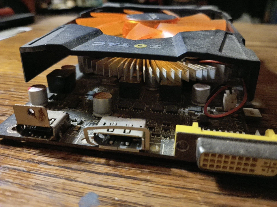 ZOTAC ZT70706-10M,USED BUT WORKS Good, NVIDIA GTX 750 - Image 4 of 4