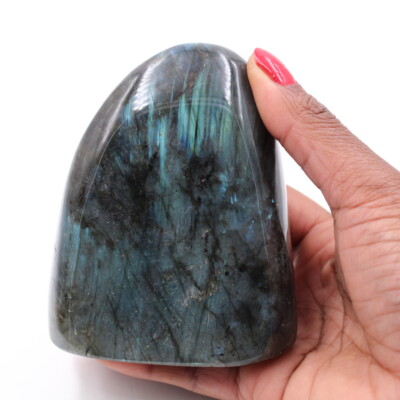Labradorite polie pour ornement 660gr 100mm de Madagascar