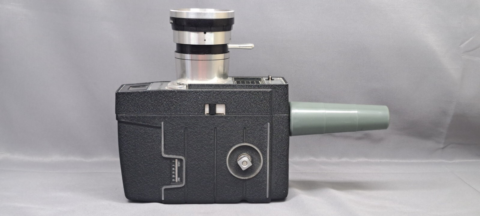 Howell Director Series Bell And Howell Camera Film BELL HOWELL Duo-Speed  ZOOMATIC 8mm Movie Camera Director Series