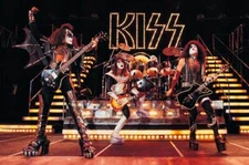KISS On Stage Poster - 36in x 24in