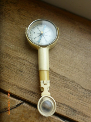 Ungewöhnlicher Vintage Kompass und verstellbare Kartenleselupe Linsen 