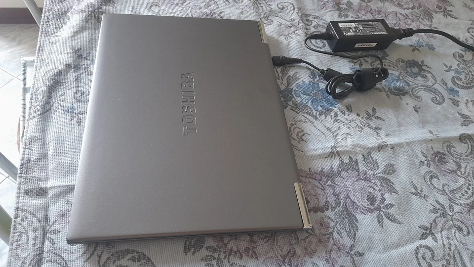 pc portatile Notebook toshiba cpu intel core i3 ram 10 gb ssd 256 gb windows 11 - Immagine 2 di 2