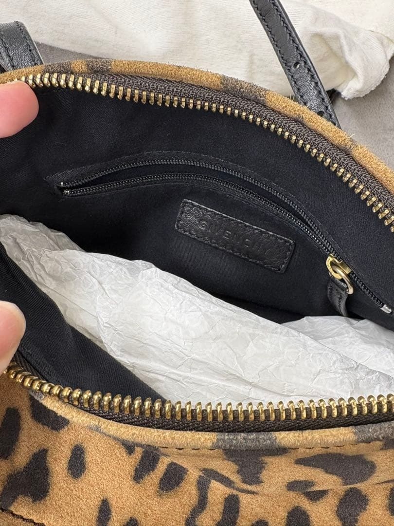 GIVENCHY  Dalmatian-patterned Mini pandora Should… - image 5