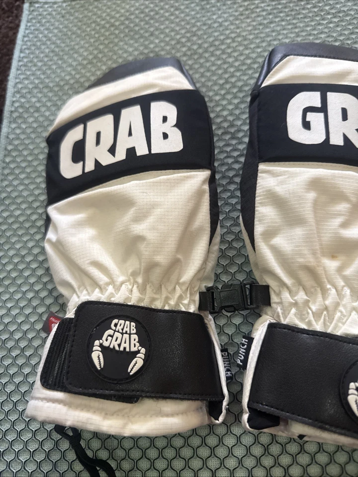 Crab Grab Large White Black Mittens Mitt MrCrabs 🦀 Krabby Patty Pro Model MENs? - Image 2 of 4