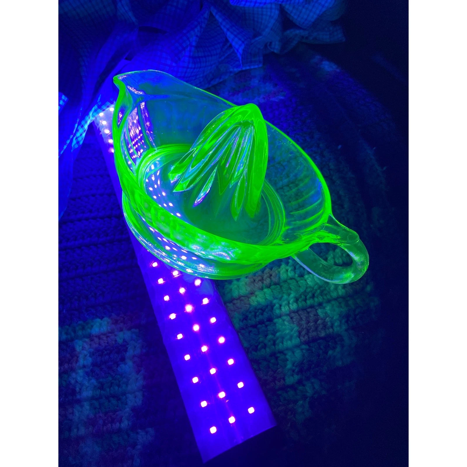Vintage Uranium Glass Citrus Juicer Reamer Green Depression Glass UV Glow