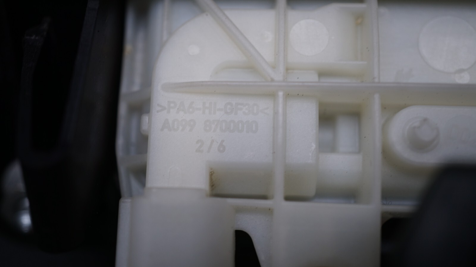 GENUINE MERCEDES BENZ S CLASS W222 TAILGATE HANDLE A2227500593  