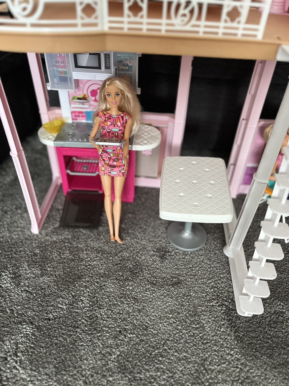 Barbie Dream House With Accessories & Barbies eBay